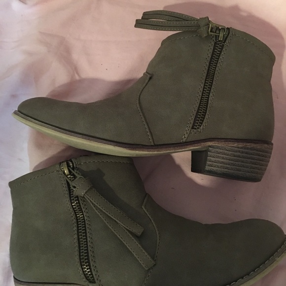 Aeropostale tan boots! - Picture 5 of 8